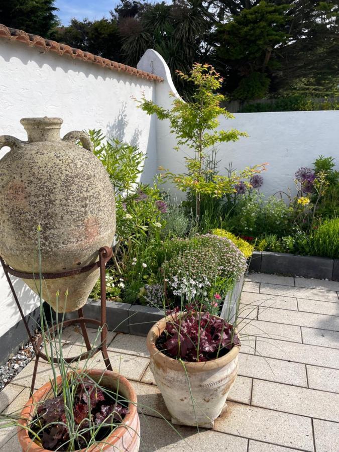Cliff Top Garden Room Milford on Sea Eksteriør billede