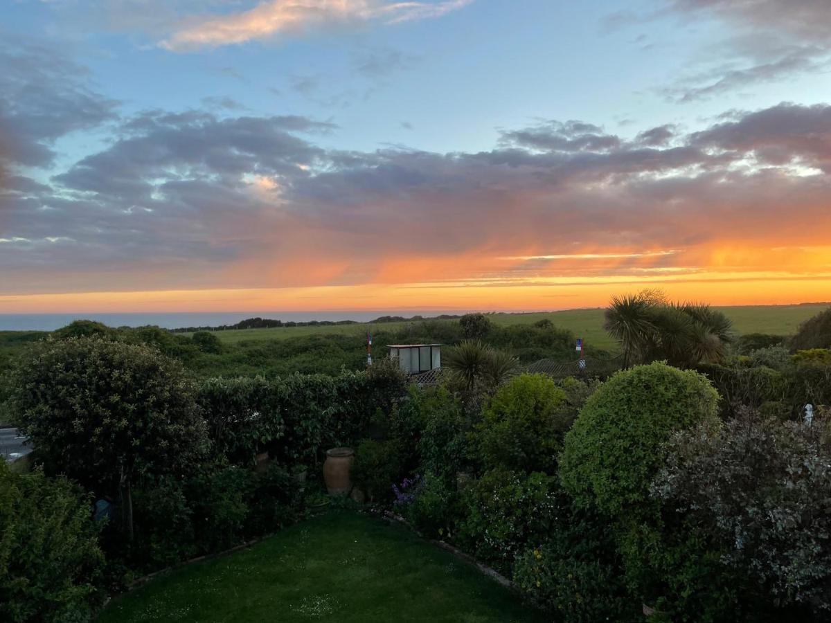 Cliff Top Garden Room Milford on Sea Eksteriør billede