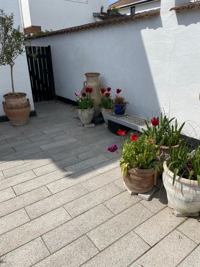 Cliff Top Garden Room Milford on Sea Eksteriør billede