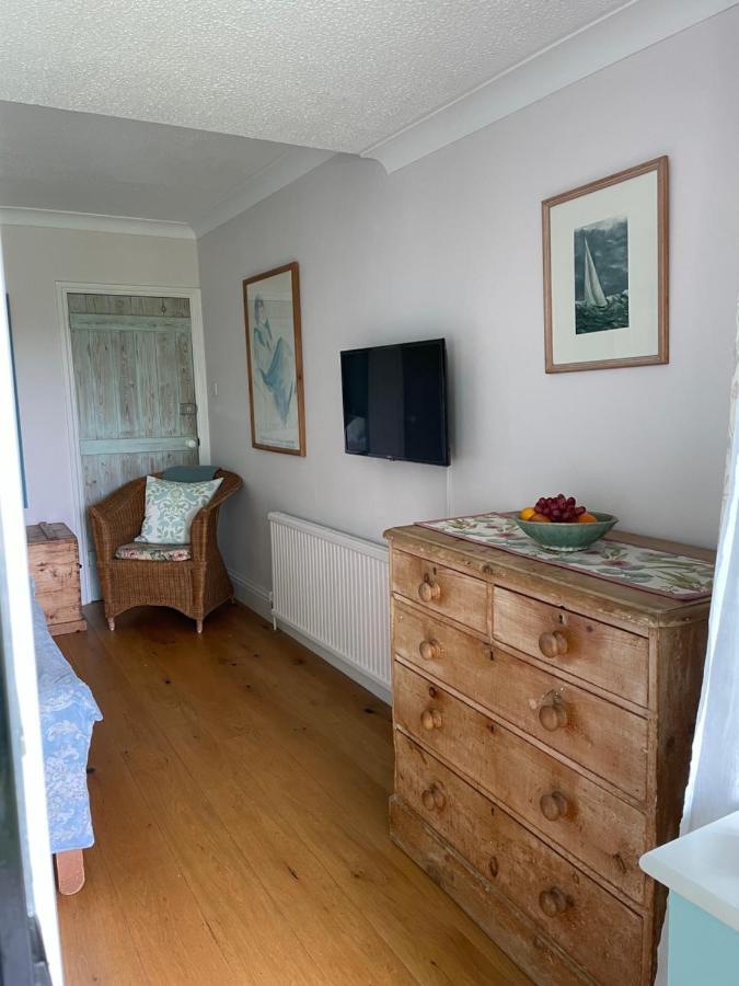 Cliff Top Garden Room Milford on Sea Eksteriør billede